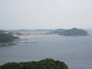 野島から望む篠島海水浴場